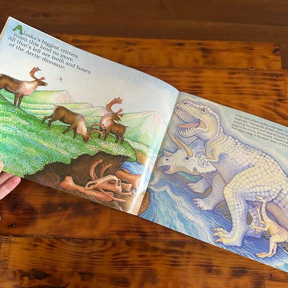 Vintage 1991 Thunderfeet Alaska's Dinosaurs & Other Prehistoric Critters Book - Picture 4 of 12